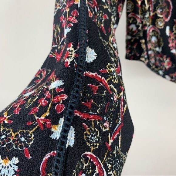Kendall & Kylie Off Shoulder Black Floral Crop S (G1) - Picture 10 of 13
